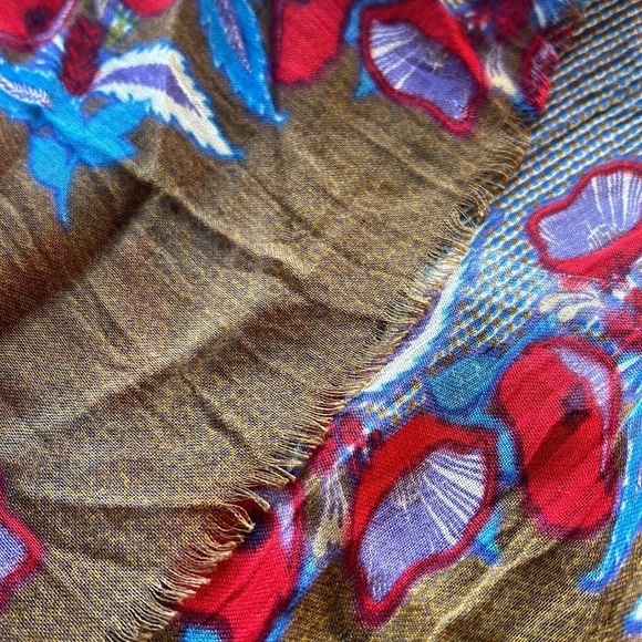 Wrap from Vivante by USA and red hat brooch or pendant for the Red Hat Society - Picture 9 of 17